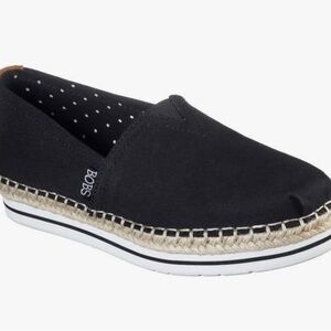 Bobs Breeze from Sketchers memory foam shoes, sizes 9.